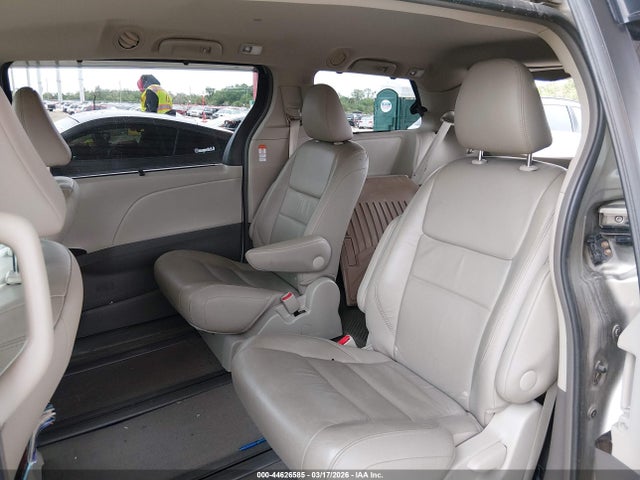 Toyota Sienna Xle 7 Passenger
