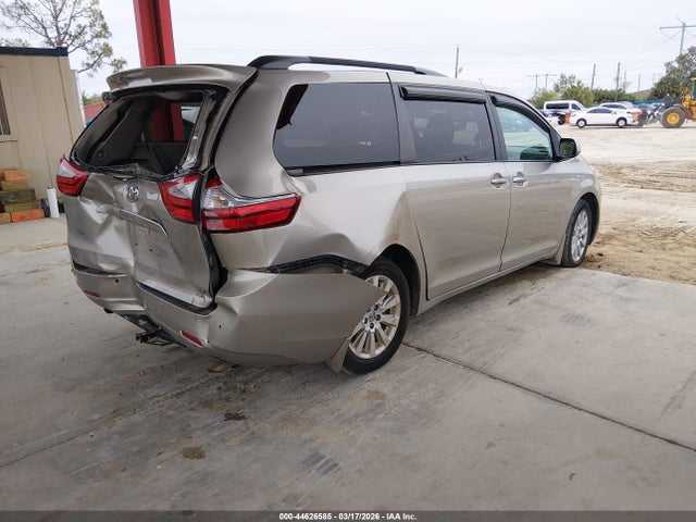 Toyota Sienna Xle 7 Passenger