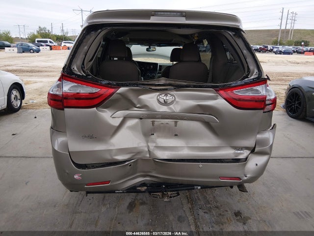 Toyota Sienna Xle 7 Passenger