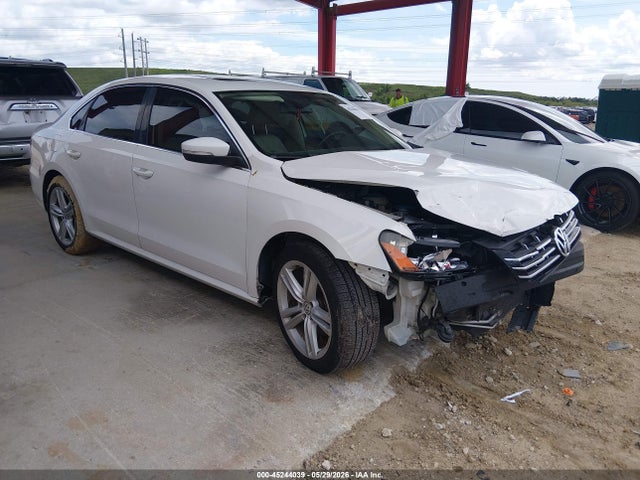 Salvage Volkswagen Passat Image
