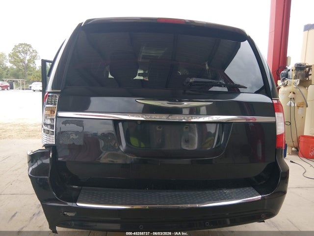 Chrysler Town & Country Touring-l