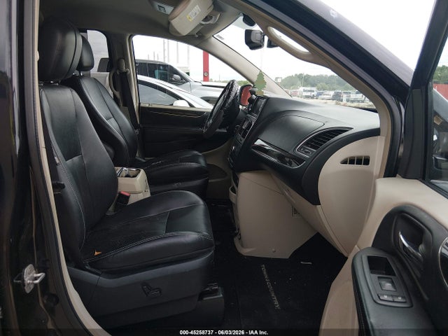 Chrysler Town & Country Touring-l