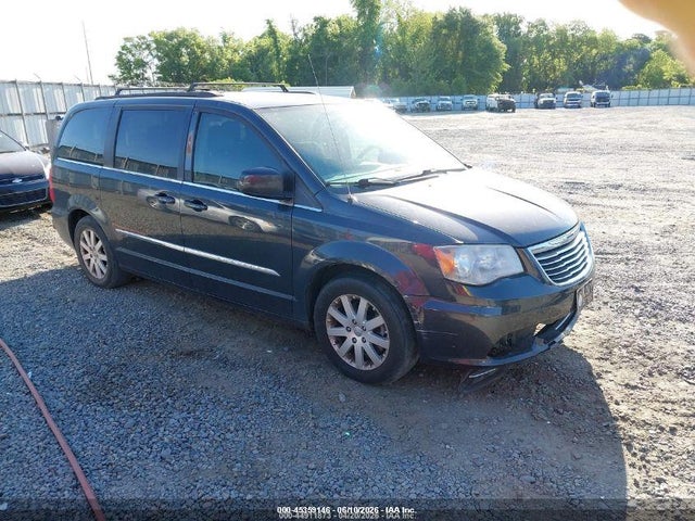 Salvage Chrysler Town & Country Image
