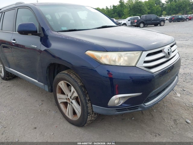 Toyota Highlander Limited V6