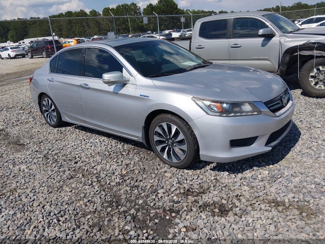 Salvage Honda Accord Image