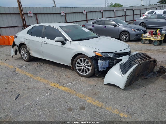 Salvage Toyota Camry Image