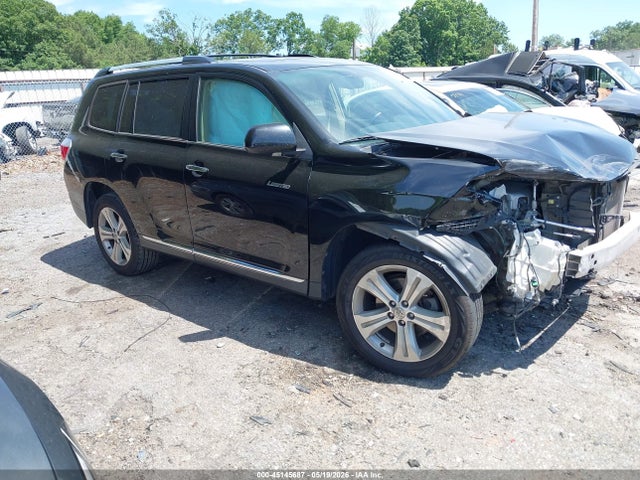 Salvage Toyota Highlander Image