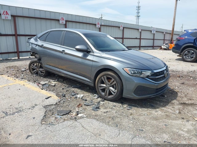 Salvage Volkswagen Jetta Image
