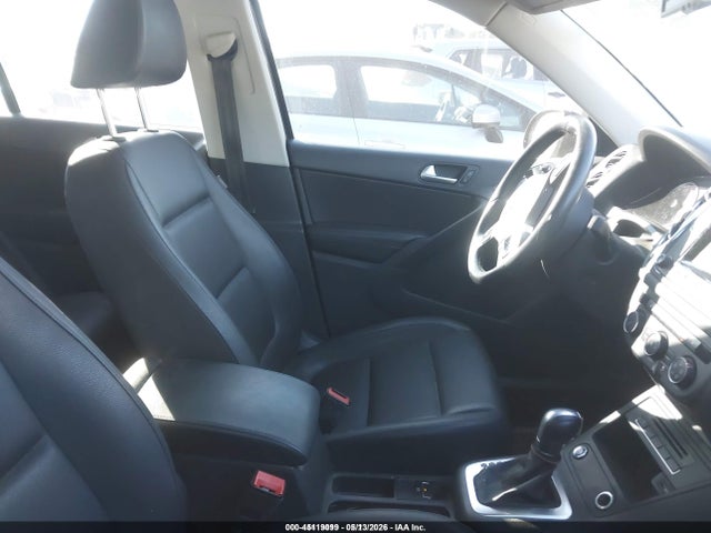 Volkswagen Tiguan S