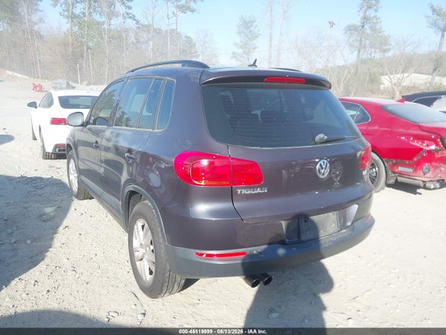 Volkswagen Tiguan S