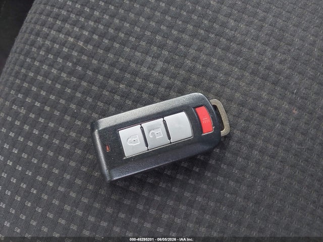 Mitsubishi Mirage Es