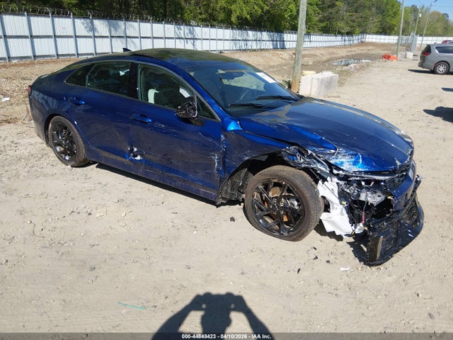Salvage Kia K5 Image