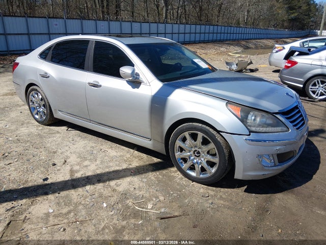 Salvage Hyundai Equus Image