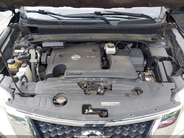 Nissan Pathfinder Sv