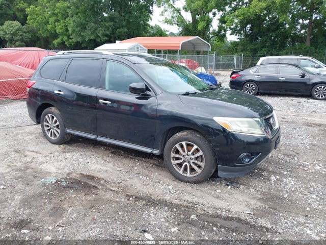Salvage Nissan Pathfinder Image