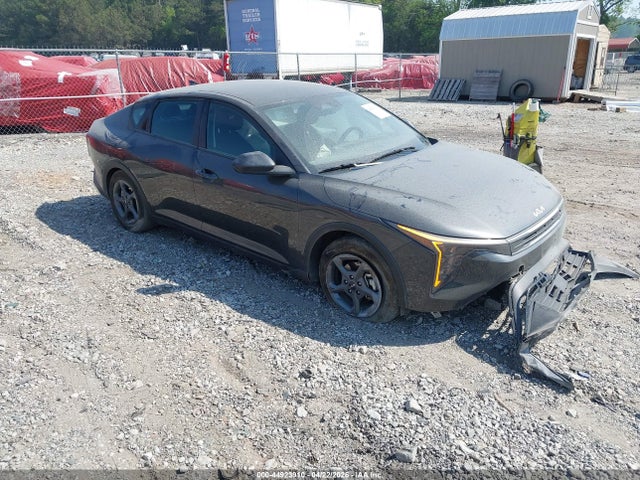 Salvage Kia K4 Image