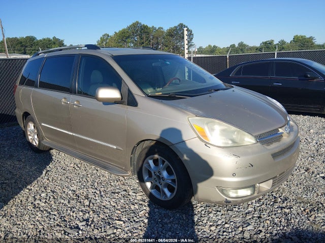 Salvage Toyota Sienna Image