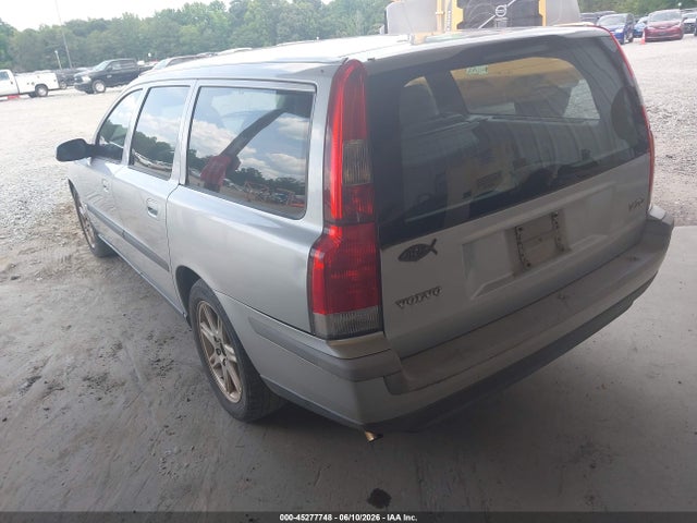 Volvo V70 2.4