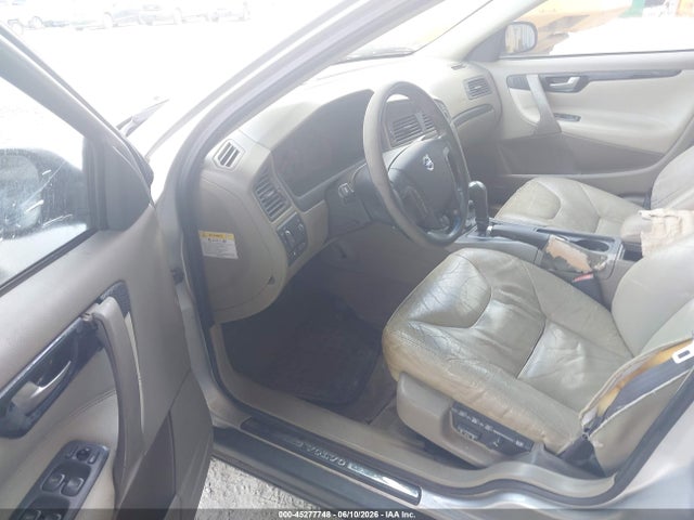 Volvo V70 2.4