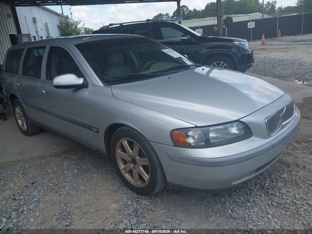 Salvage Volvo V70 Image