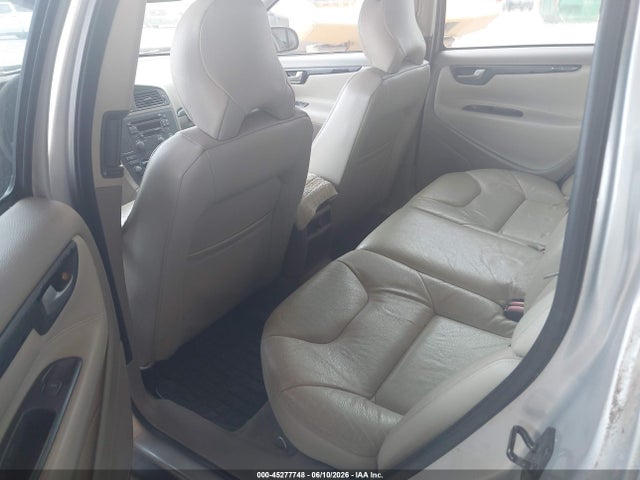 Volvo V70 2.4