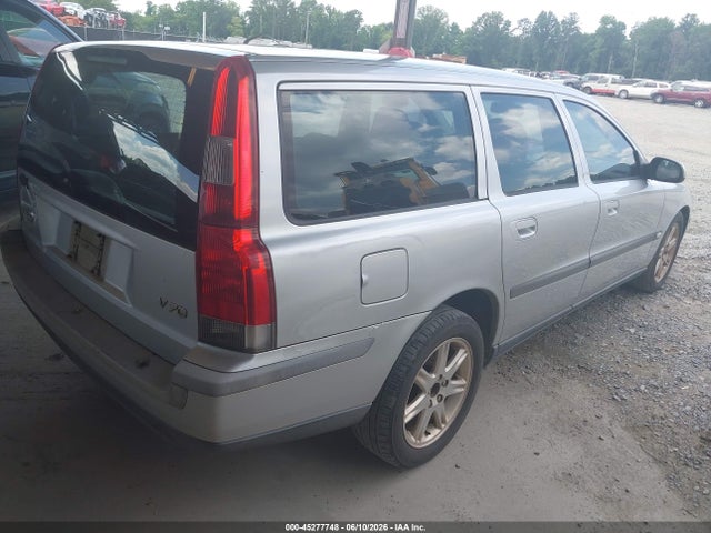 Volvo V70 2.4