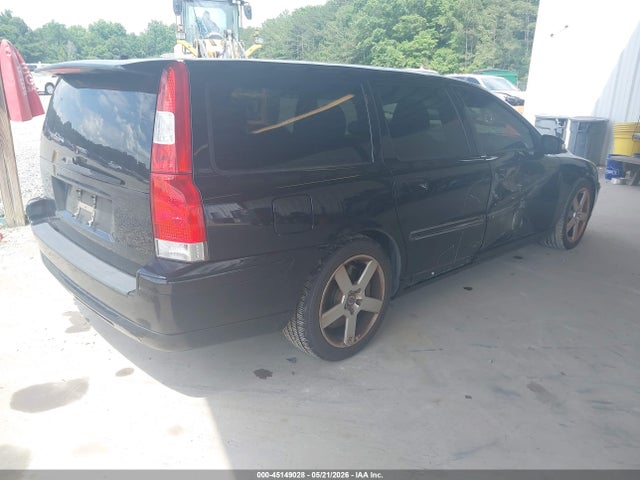 Volvo V70 R