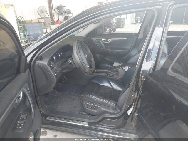 Volvo V70 R