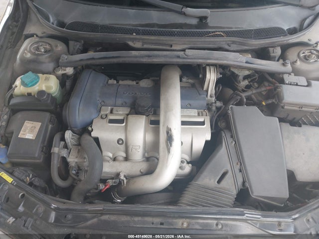 Volvo V70 R