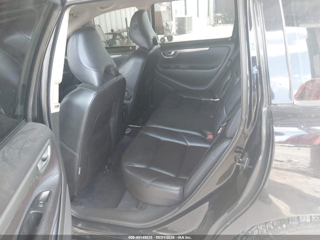 Volvo V70 R