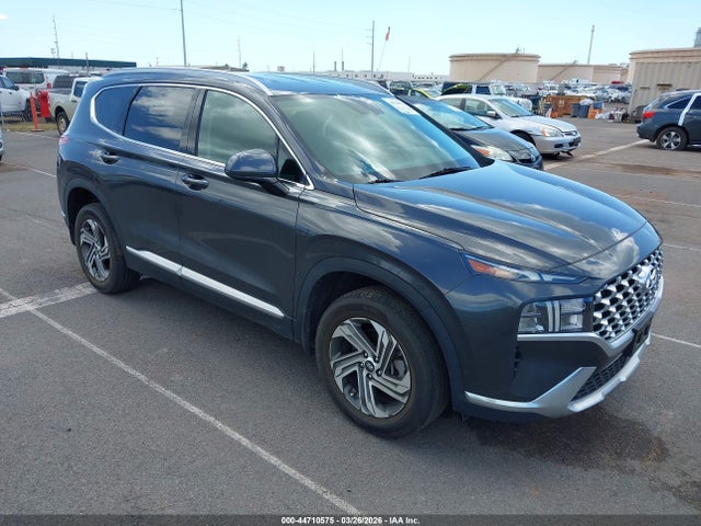 Salvage Hyundai SANTA FE Image