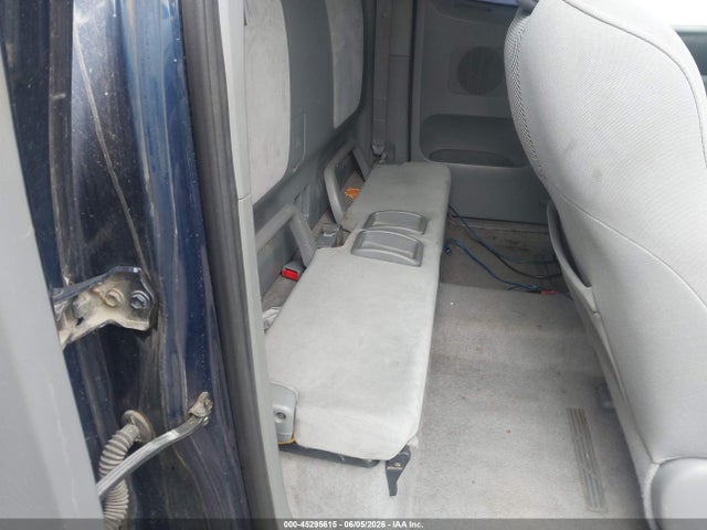 Toyota Tacoma Base V6