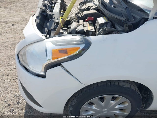 Nissan Versa 1.6 S+
