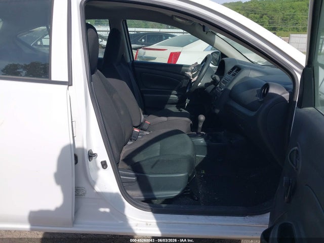 Nissan Versa 1.6 S+
