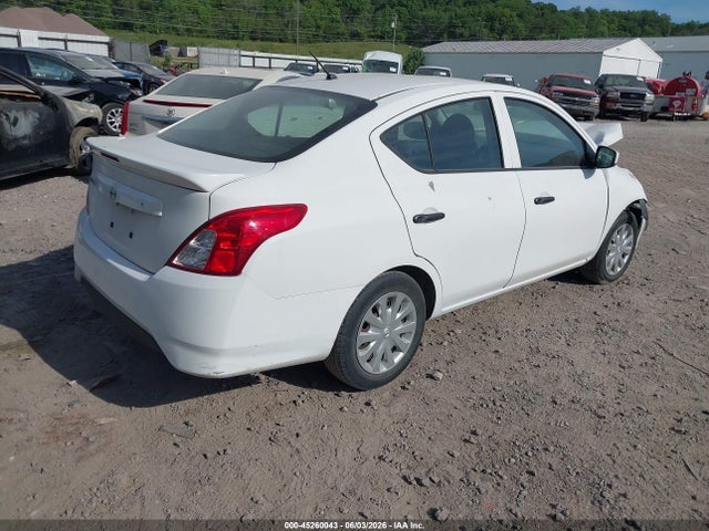 Nissan Versa 1.6 S+
