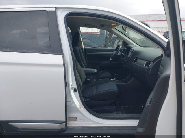 Mitsubishi Outlander Se
