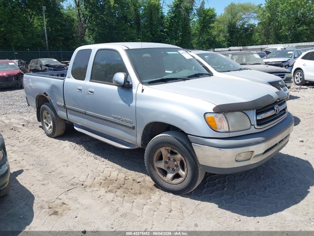 Salvage Toyota Tundra Image