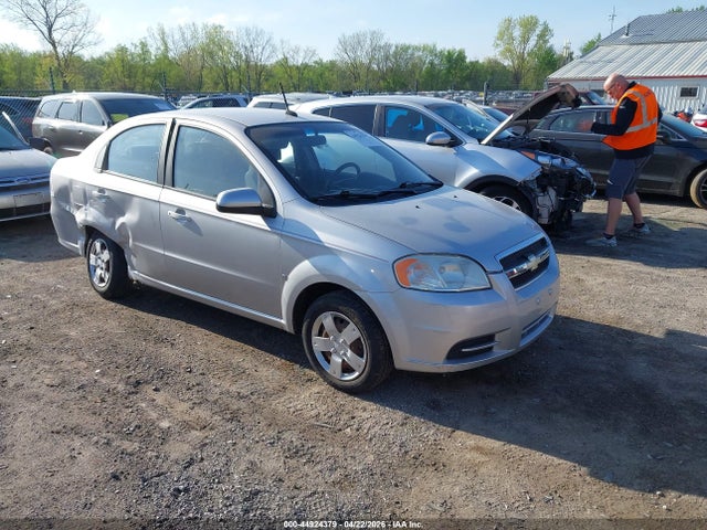 Salvage Chevrolet Aveo Image