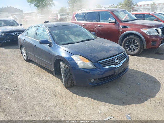 Salvage Nissan Altima Image