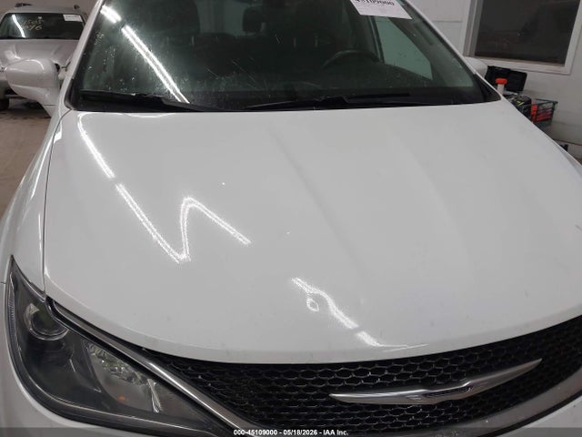 Chrysler Pacifica Touring L