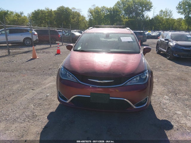 Chrysler Pacifica Touring-l Plus