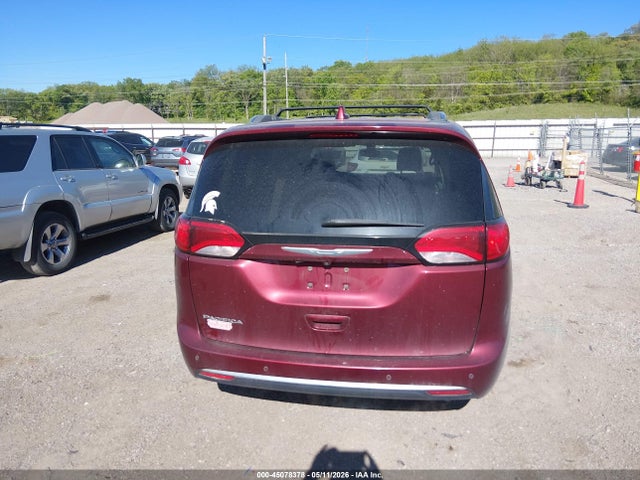 Chrysler Pacifica Touring-l Plus