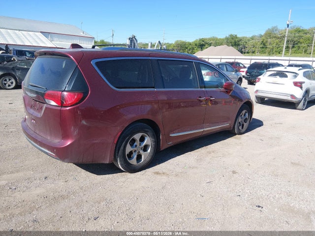 Chrysler Pacifica Touring-l Plus