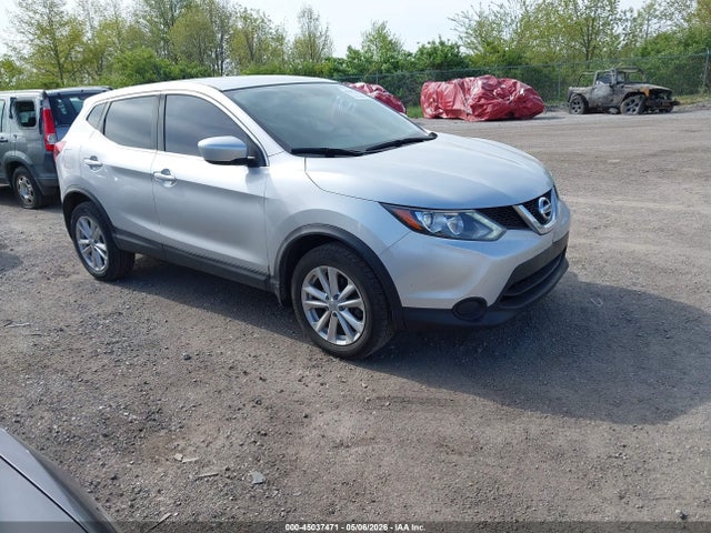 Salvage Nissan Rogue Image