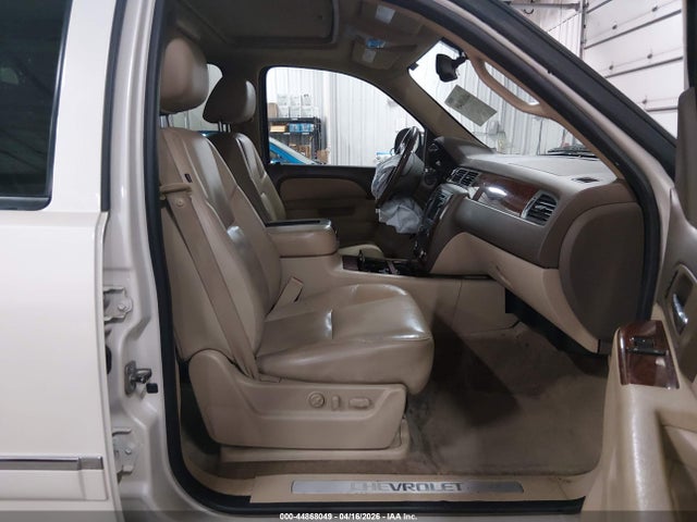 Chevrolet Suburban 1500 Ltz