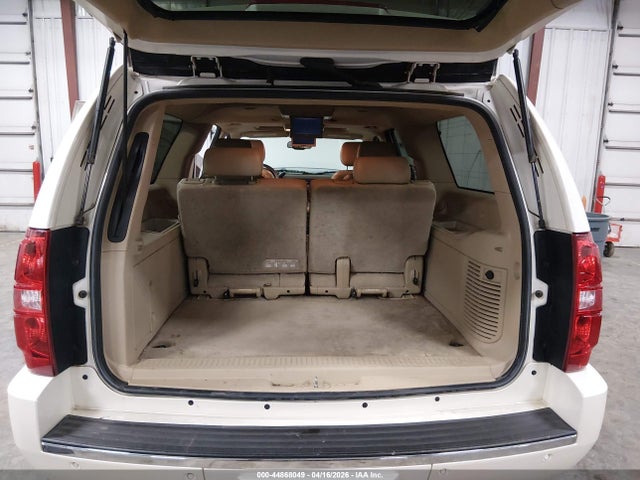 Chevrolet Suburban 1500 Ltz