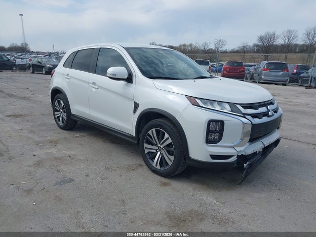 Salvage Mitsubishi Outlander Image