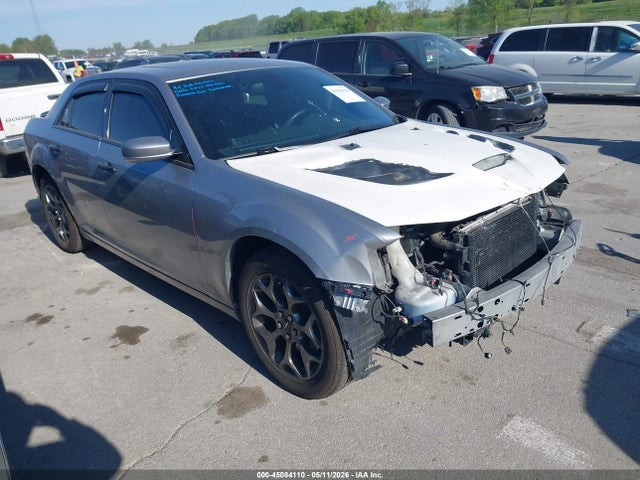 Salvage Chrysler 300 Image