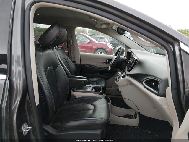 Chrysler Pacifica Touring L