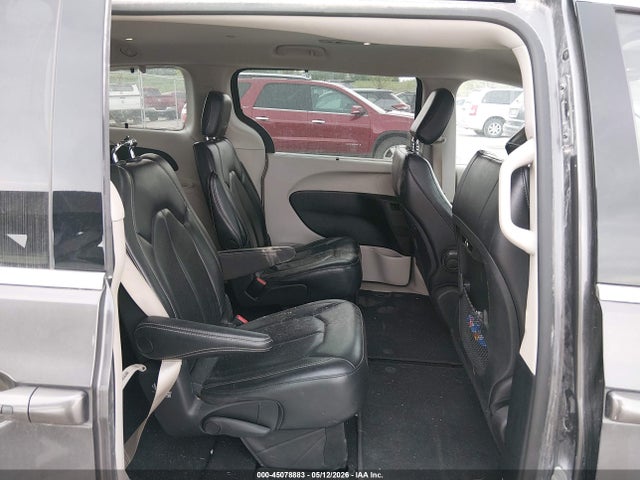 Chrysler Pacifica Touring L